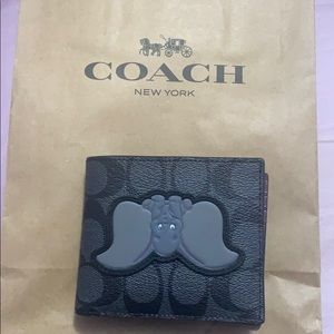 New!!! Disney X COACH Dumbo wallet Limited Edition